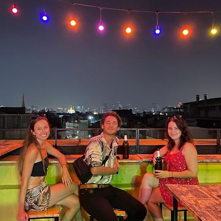 Liberta Hostel Банкок Екстериор снимка