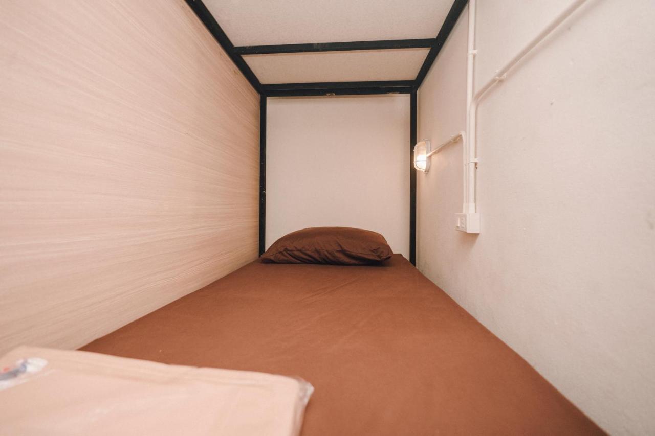 Liberta Hostel Банкок Екстериор снимка