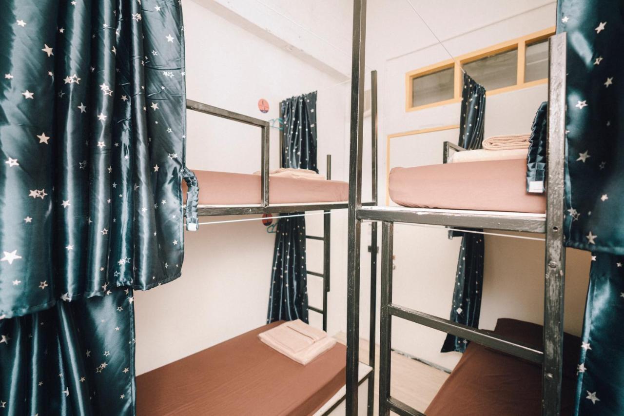 Liberta Hostel Банкок Екстериор снимка