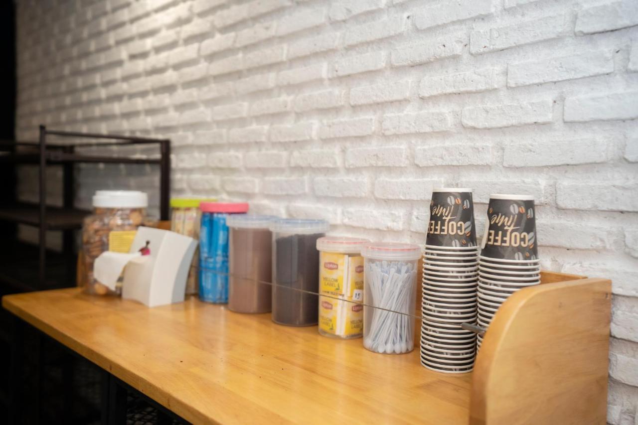 Liberta Hostel Банкок Екстериор снимка