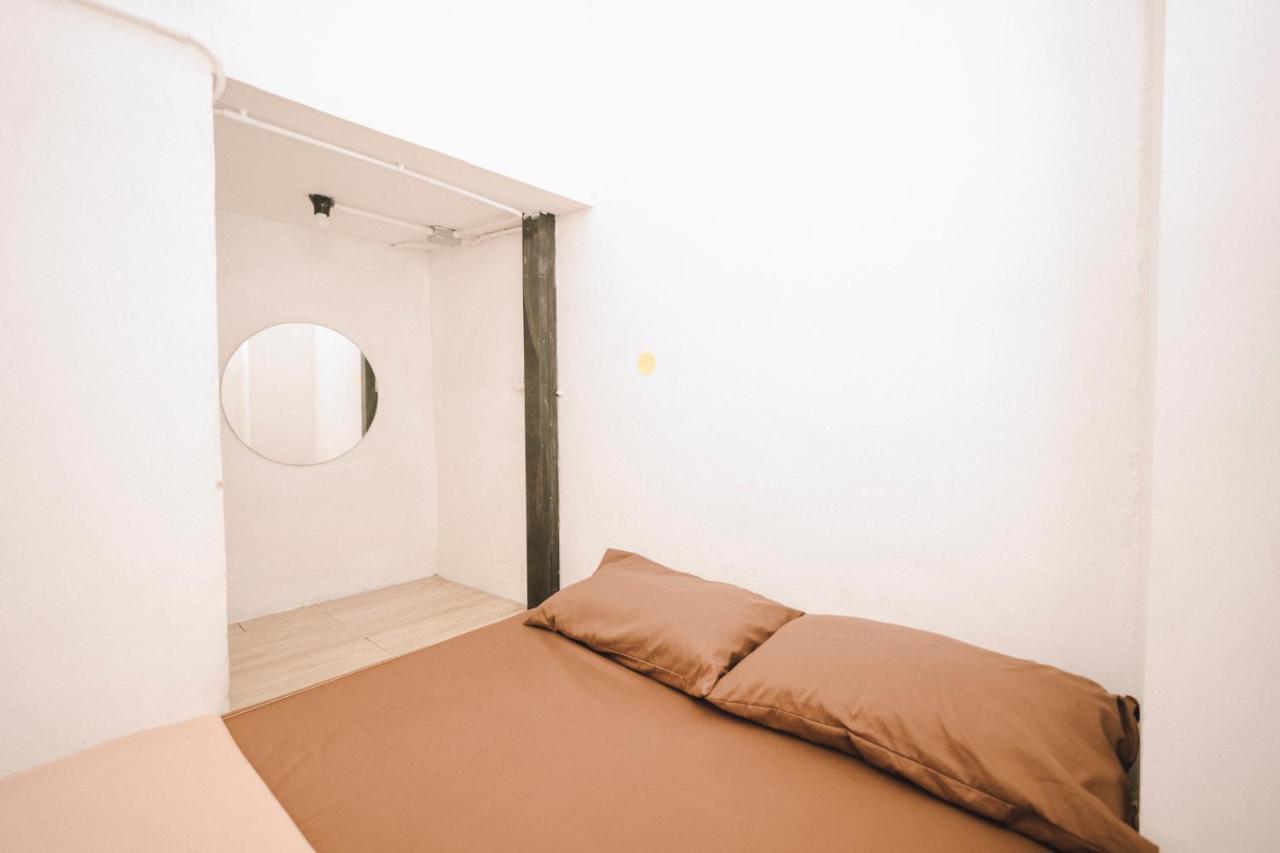 Liberta Hostel Банкок Екстериор снимка