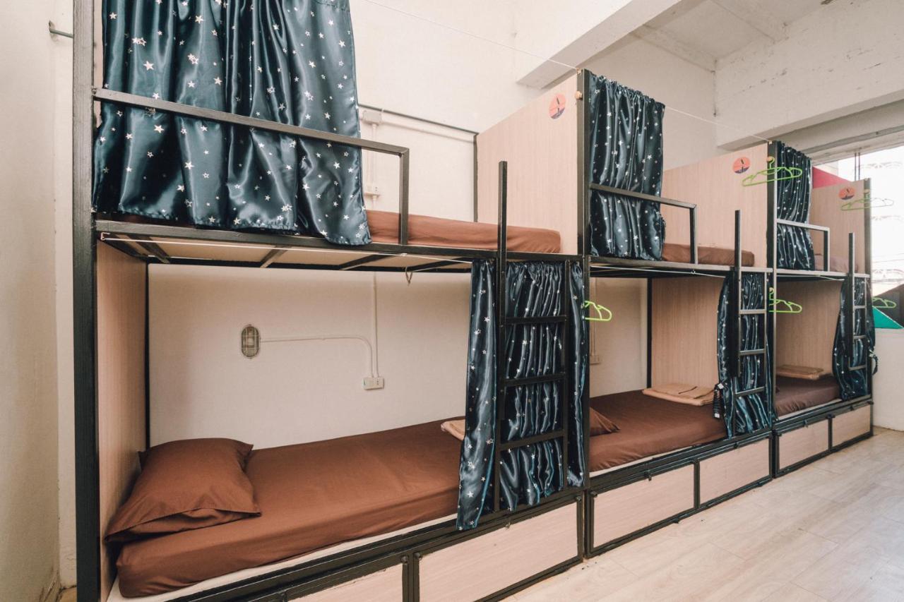 Liberta Hostel Банкок Екстериор снимка