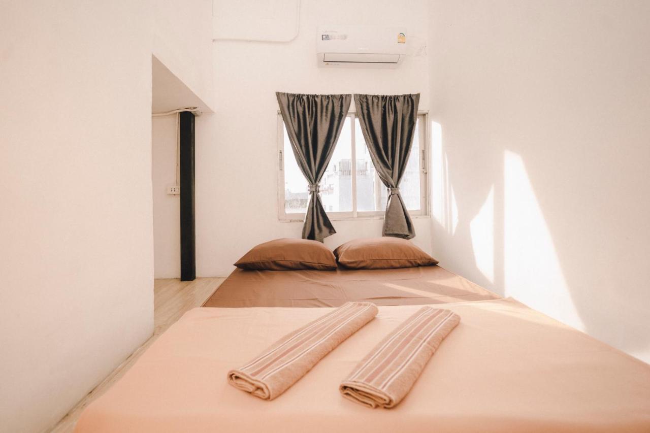 Liberta Hostel Банкок Екстериор снимка