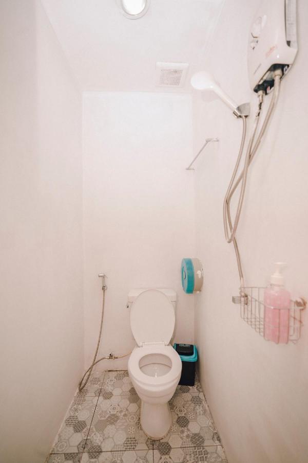 Liberta Hostel Банкок Екстериор снимка