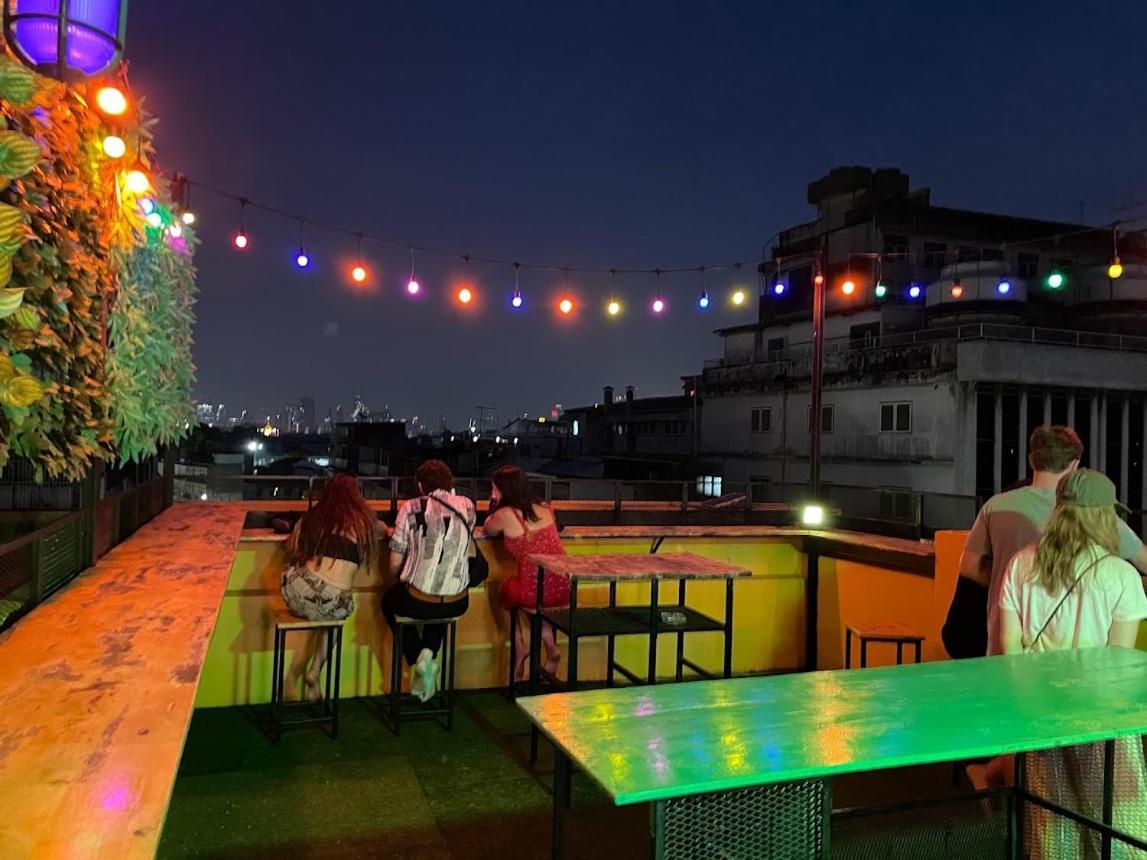 Liberta Hostel Банкок Екстериор снимка