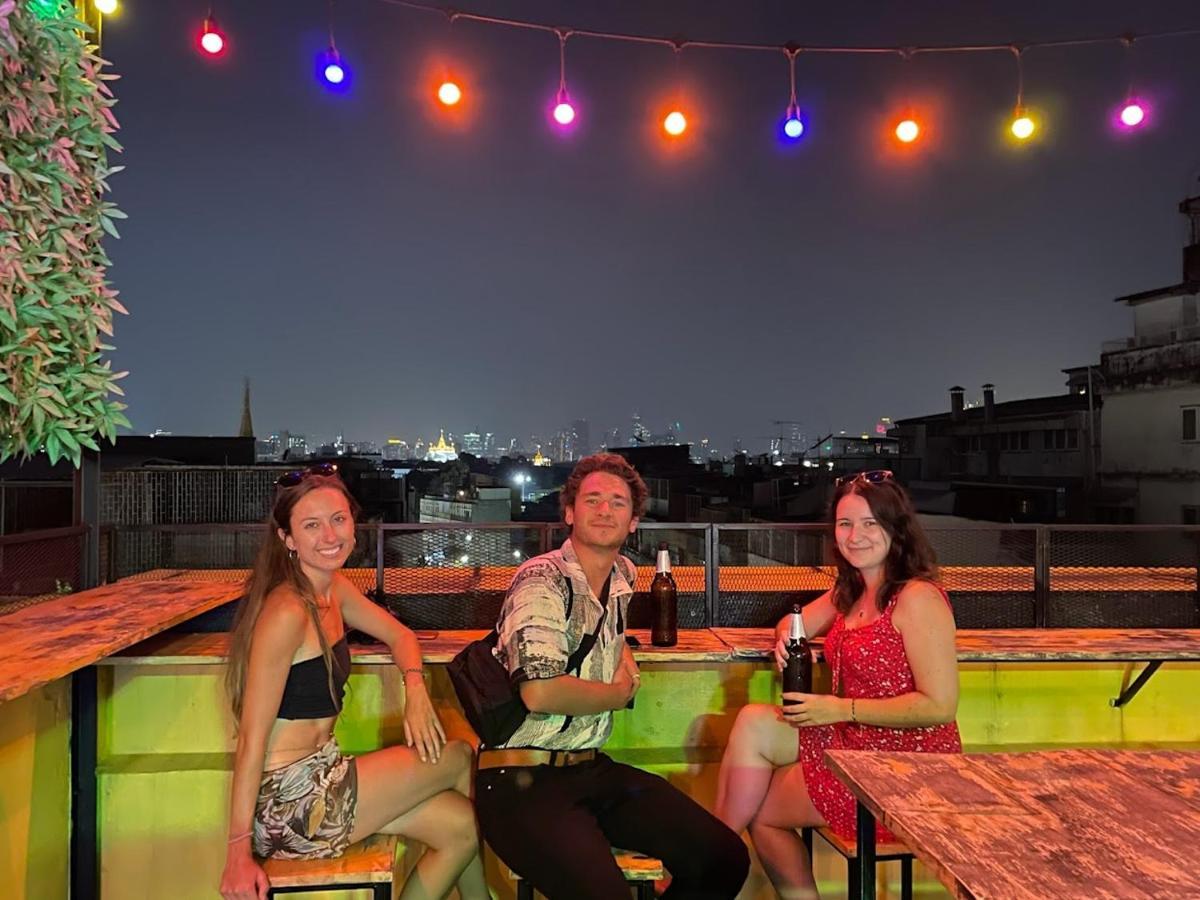 Liberta Hostel Банкок Екстериор снимка